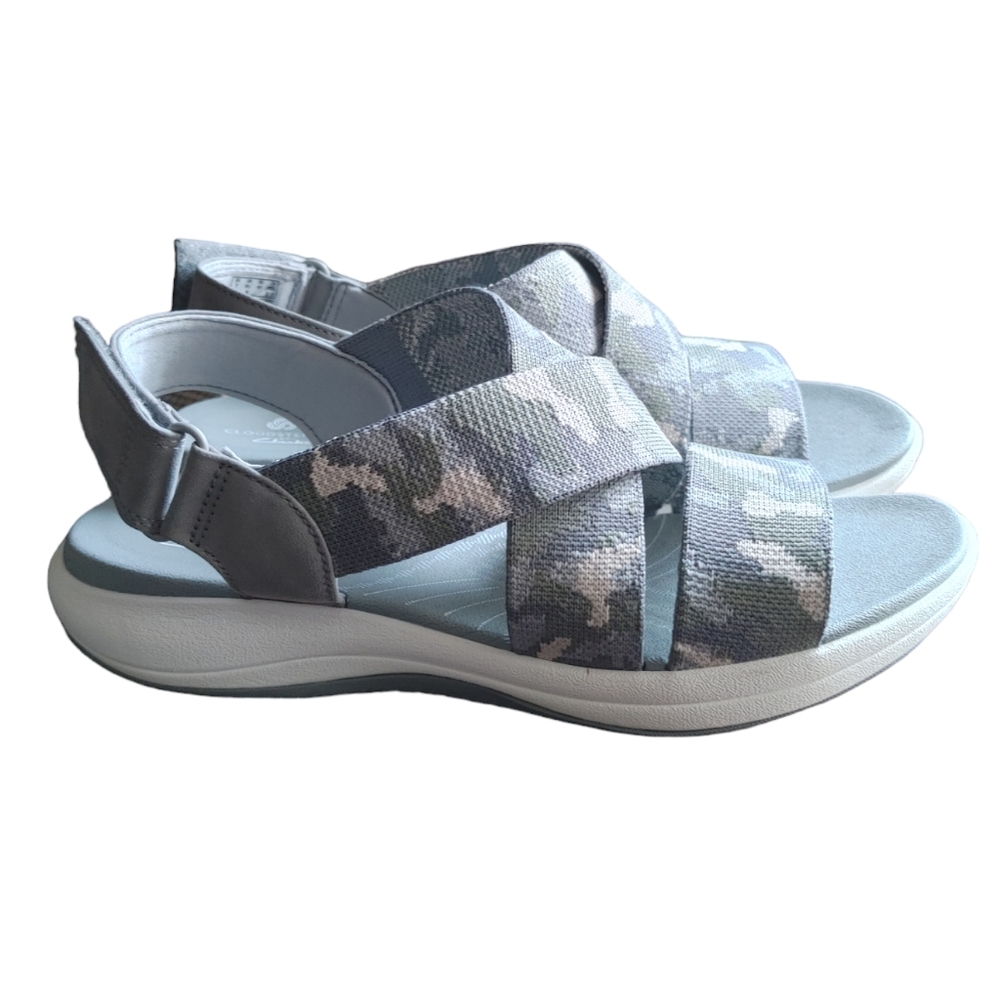 Cloud Stepper by Clarks Sandals Mira Lily Grey Camo Sandals Size 9.5